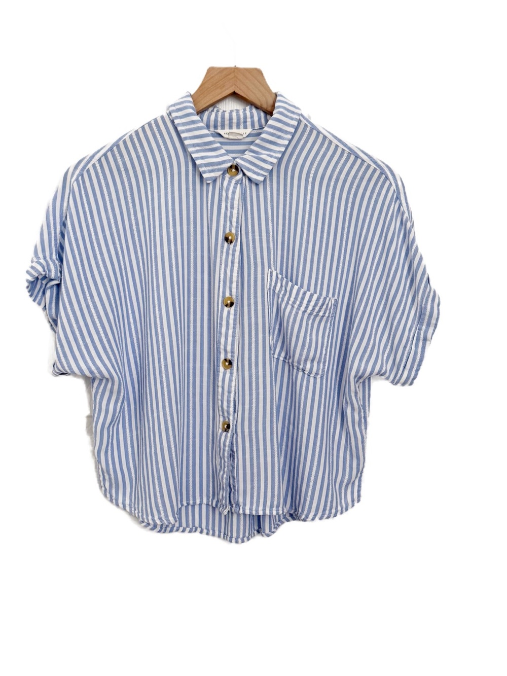 Aeropostale Blue & White Striped Short Sleeve Button Down Camp Shirt